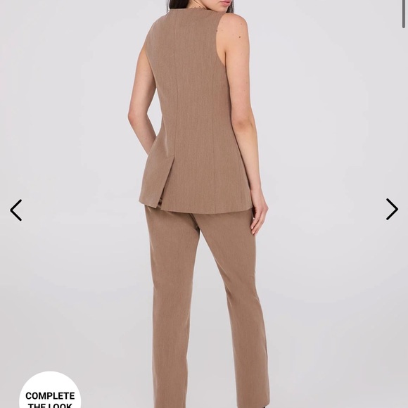 NWOT SUZY SHIER | Sleeveless 3-Button Blazer + Trouser in Beige - Picture 3 of 3